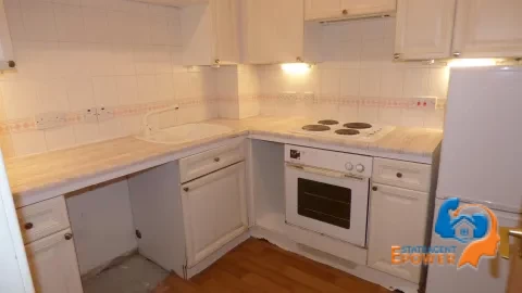1-bed-flat-with-balcony-for-sale-in-elizabeth-square-se16-11729675083