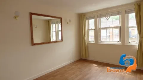 1-bed-flat-with-balcony-for-sale-in-elizabeth-square-se16-1371729675084