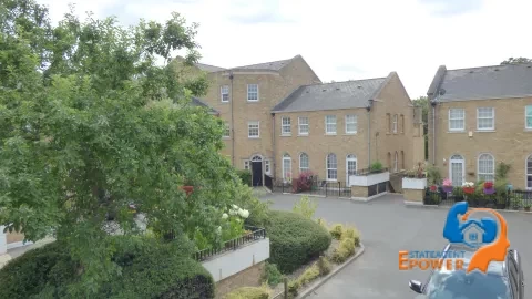 1-bed-flat-with-balcony-for-sale-in-elizabeth-square-se16-2561729675083_F