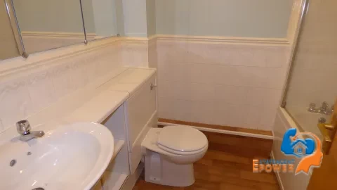 1-bed-flat-with-balcony-for-sale-in-elizabeth-square-se16-381729675084