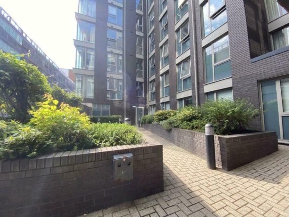 1741157947-92183_587654324567_IMG_07_0000.jpeg
