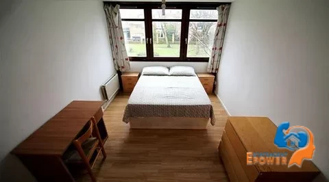2-bed-flat-for-sale-on-chilton-grove-se8-4601729679341