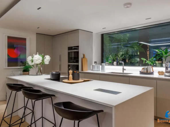 2-bed-flat-on-moxton-street-with-stunning-five-storey-atrium-3841724909801