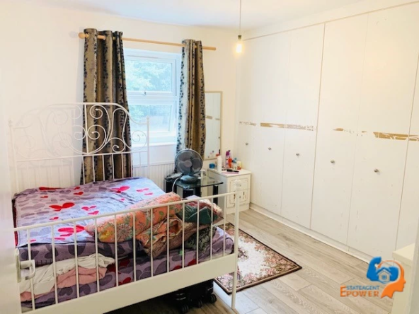 one-bedroom-apartment-with-a-balcony-and-a-view-of-the-park-4321743505869