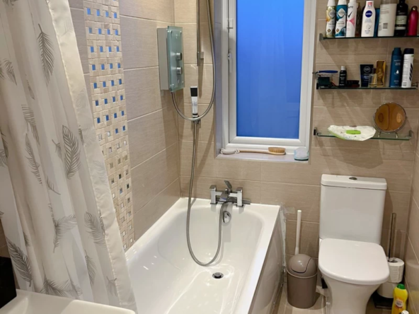 shadwell-drive-northolt-ub5-6db-residential-semi-detached-house-1091705572931