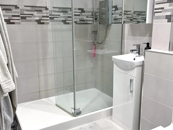 shadwell-drive-northolt-ub5-6db-residential-semi-detached-house-711705572935